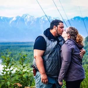 Meet your Posher, Maya